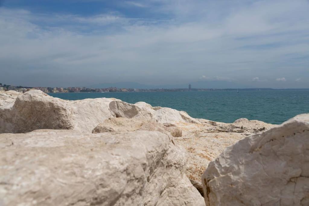 Alloggio Turistico Flavia Anzio Exteriör bild
